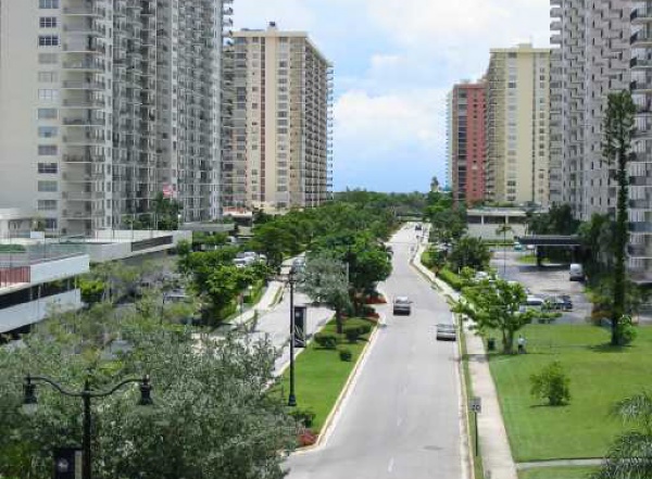 Winston Towers - Florida Waterfront Condos